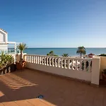 Caleta, Atico, 3 Frente Al Mar, By Bookindenia 아파트
