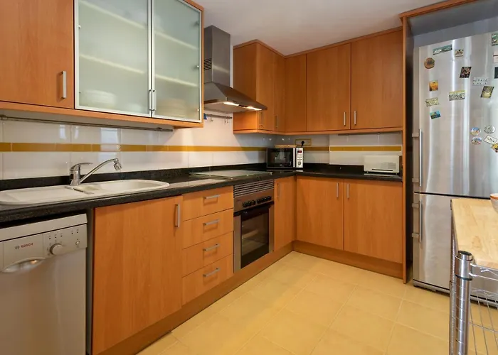 Caleta, Atico, 3 Frente Al Mar, By Bookindenia *