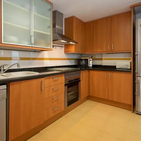 Caleta, Atico, 3 Frente Al Mar, By Bookindenia *