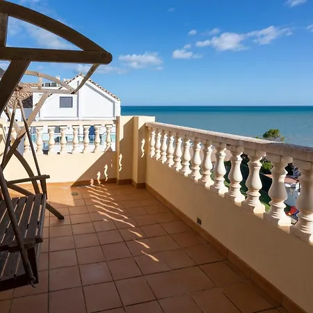 Apartamento Caleta, ático, 3 Frente Al Mar, By Bookindenia