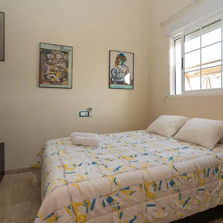 Caleta, Atico, 3 Frente Al Mar, By Bookindenia Dénia