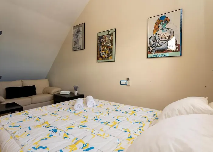 Caleta, Atico, 3 Frente Al Mar, By Bookindenia Апартаменты *